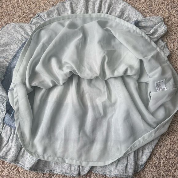 American Eagle Blue Floral Tiered Ruffle Mini Skirt Size Large - Picture 7 of 9